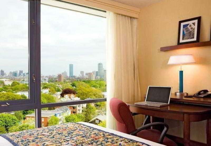 Courtyard By Marriott Boston Hotel Cambridge